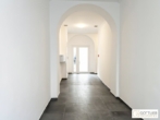 Bild - Erstbezug in U-Bahn-Nähe! Liebevoll generalsanierte 2-Zimmer-Altbau-Wohnung mit Loggia und Grünblick in Gründerzeithaus