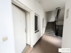 Nahe U3! Klassisches Mittelzinshaus mit ca. 85% Leerstand und Baubewilligung für DG-Ausbau mit Balkonen und Dachterrasse - Bild