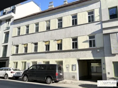Klassisches Mittelzinshaus mit ca. 92% Leerstand und bewilligtem Dachgeschoss-Ausbau sowie sieben Garagenplätzen, 1180 Wien, Entwicklungsobjekt
