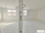 Erstbezug in U-Bahn-Nähe! Sonnige 3-Zimmer-Dachgeschoss-Wohnung mit Loggia und Balkon in Gründerzeithaus - Bild