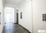 Erstbezug in U-Bahn-Nähe! Liebevoll generalsanierte 3-Zimmer-Wohnung mit Loggia und Balkon in Gründerzeithaus - Bild