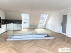 Grünruhelage nahe Belvedere! Luxuriöse 3-Zimmer-Erstbezug-Dachterrassen-Wohnung mit Outdoor-Pool in historischem Gebäude - Bild