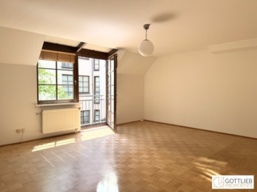 Bestlage beim Hamerlingplatz! Lichtdurchflutete 3-Zimmer-Altbau-Wohnung in saniertem Vorstadthaus inklusive zwei Garagenplätze, 1080 Wien, Wohnung
