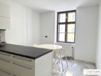 Bestlage beim Hamerlingplatz! Lichtdurchflutete 3-Zimmer-Altbau-Wohnung in saniertem Vorstadthaus inklusive zwei Garagenplätze - Bild