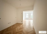 Erstbezug in U-Bahn-Nähe! Liebevoll generalsanierte 3-Zimmer-Wohnung mit Terrasse in Gründerzeithaus - Bild