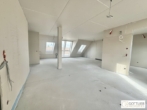Erstbezug in U-Bahn-Nähe! Lichtdurchflutetes 4-Zimmer-Penthouse mit zwei Balkonen und Dachterrasse mit Panoramablick - Bild