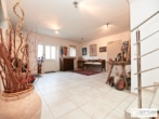Bild - Stadtgrenze von Wien! Elegantes Einfamilienhaus mit uneinsehbarem Garten, restauriertem Weinkeller und Doppelgarage