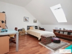 Bild - Stadtgrenze von Wien! Elegantes Einfamilienhaus mit uneinsehbarem Garten, restauriertem Weinkeller und Doppelgarage