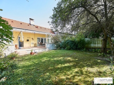 Stadtgrenze von Wien! Elegantes Einfamilienhaus mit uneinsehbarem Garten, restauriertem Weinkeller und Doppelgarage, 2102 Bisamberg, Einfamilienhaus