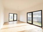 Bild - Erstbezug in Grünruhelage! Sonnendurchfluteter Bungalow mit Terrasse, großzügigem Garten und zwei Stellplätzen