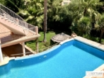 Uneinsehbare Villa mit Terrassen und großem Garten, Swimmingpool und Meerblick - Bild