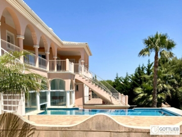 Uneinsehbare Villa mit Terrassen und großem Garten, Swimmingpool und Meerblick, 8600 Luz (Portugal), Villa