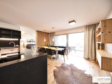 Bestlage Pinzgau mit ca. 5% Rendite! Sonniges 5-Zimmer-Penthouse mit Loggia sowie beheiztem Aussenpool, 5700 Zell am See, Penthousewohnung