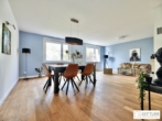 Bestlage Unter-Sievering! Liebevoll modernisierte 2,5 bis 3,5-Zimmer-Erstbezug-Wohnung mit Doppelgarage und Gartennutzung - Bild