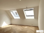Grünruhelage nahe Belvedere! Luxuriöse 3-Zimmer-Erstbezug-Dachgeschoss-Wohnung mit zwei Balkonen in historischem Gebäude - Bild