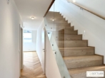 Grünruhelage nahe Belvedere! Luxuriöse 3-Zimmer-Erstbezug-Dachgeschoss-Wohnung mit zwei Balkonen in historischem Gebäude - Bild