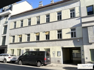 Klassisches Mittelzinshaus mit ca. 92% Leerstand und bewilligtem Dachgeschoss-Ausbau sowie sieben Garagenplätzen, 1180 Wien, Entwicklungsobjekt