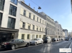 Bild - Klassisches Mittelzinshaus mit ca. 92% Leerstand und bewilligtem Dachgeschoss-Ausbau sowie sieben Garagenplätzen