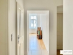 Bestlage beim Hamerlingplatz! Sonnige und möblierte 2-Zimmer-Altbau-Wohnung in Vorstadthaus - Bild